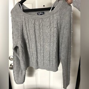 Pearl Sleeve Crewneck Gray Sweater